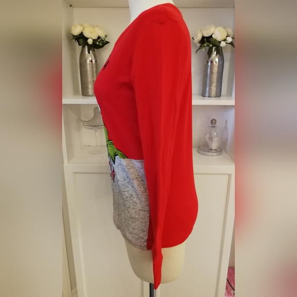 🆕 XS long sleeve red green Grinch Seuss lightweight top Cottont-shirt - Picture 6 of 6